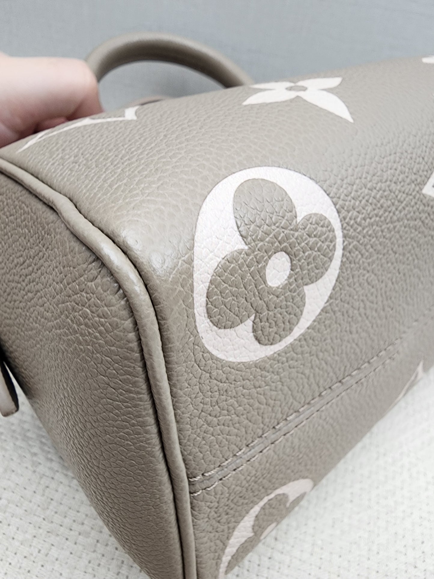 LV Tourterelle Creme Empreinte Speedy 20