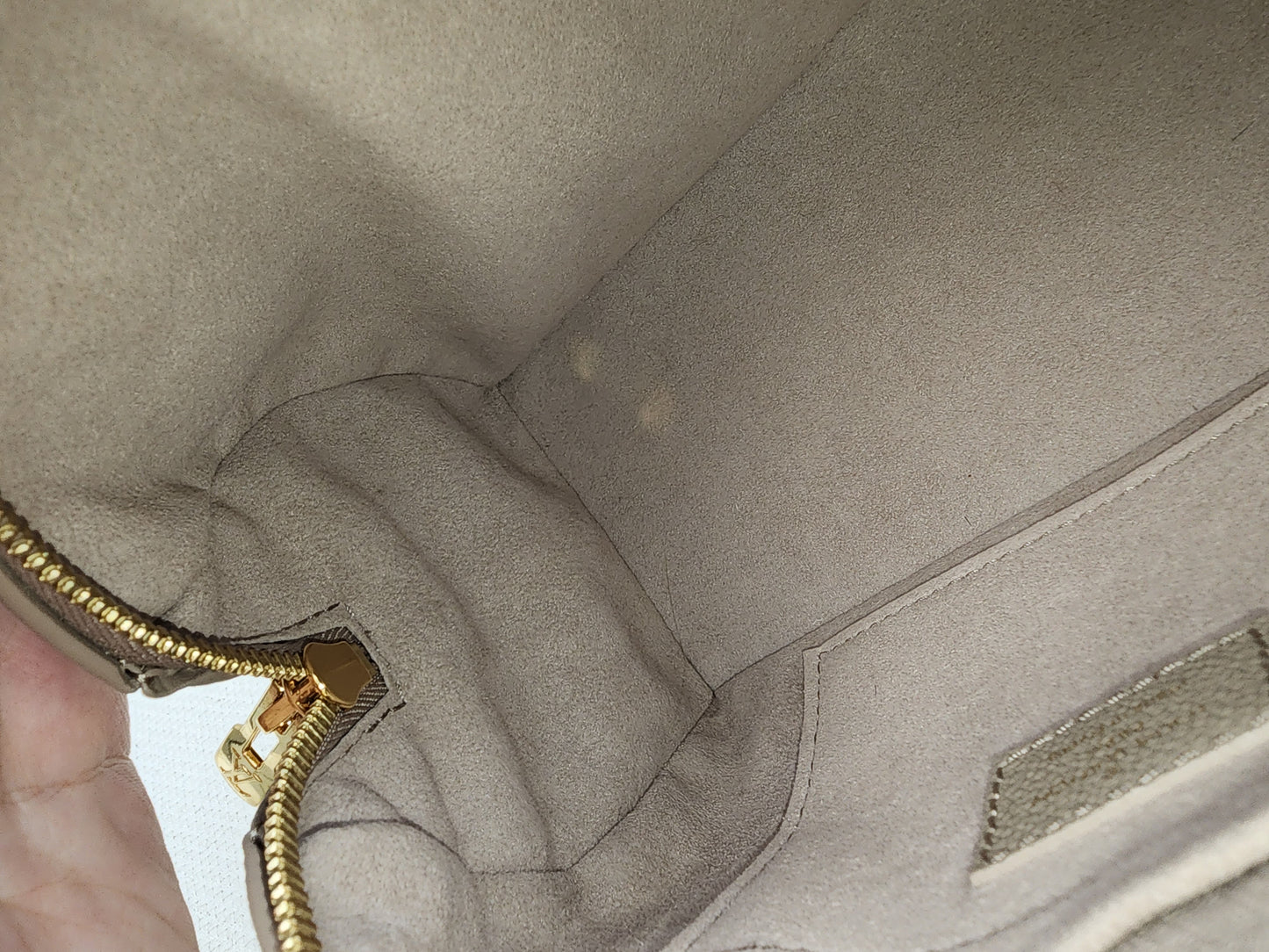 LV Tourterelle Creme Empreinte Speedy 20