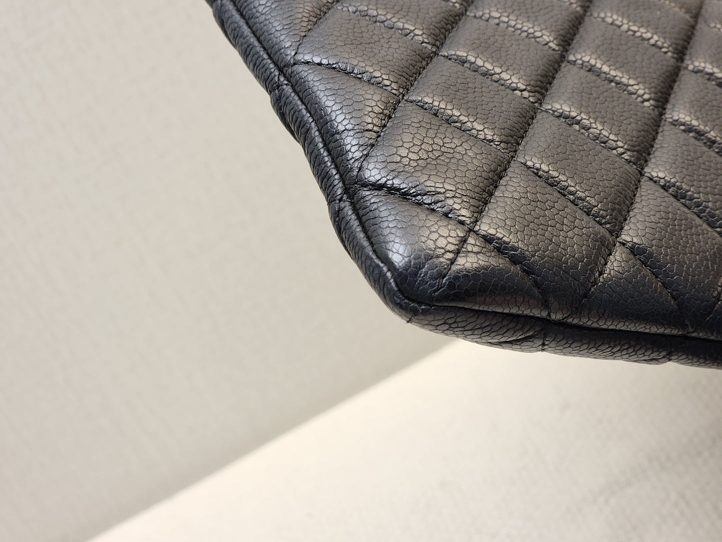 Chanel Black Caviar Large Ocase (GHW)