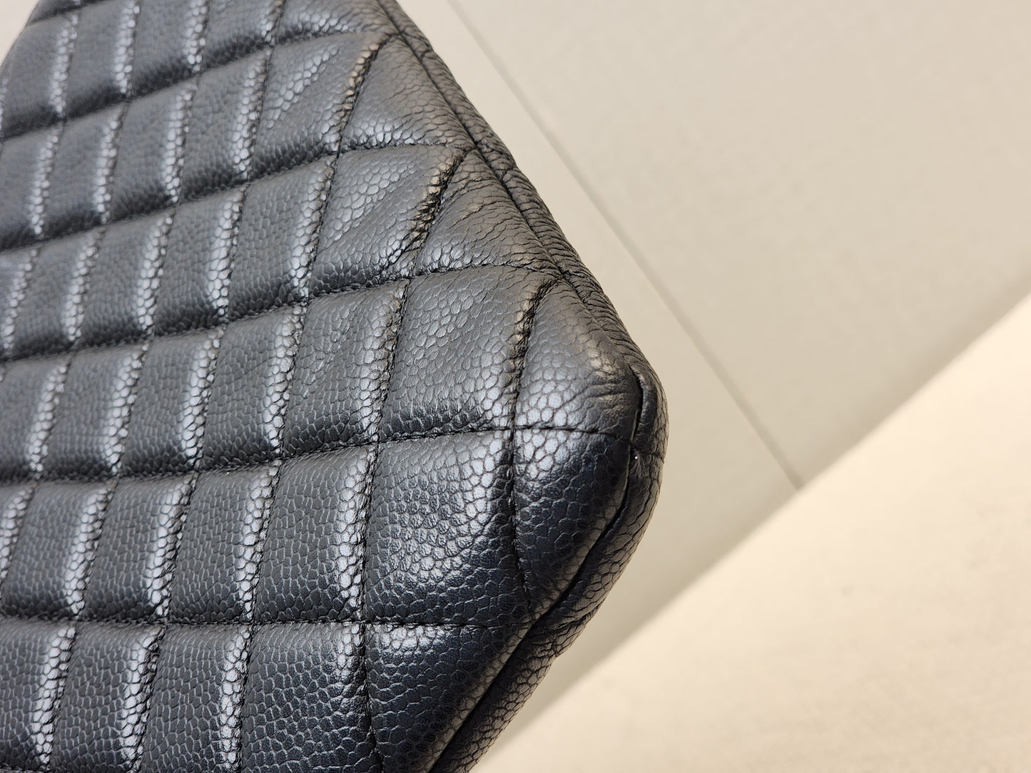 Chanel Black Caviar Large Ocase (GHW)