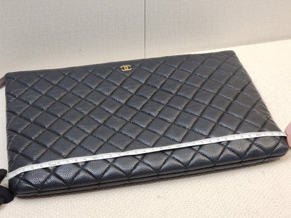 Chanel Black Caviar Large Ocase (GHW)