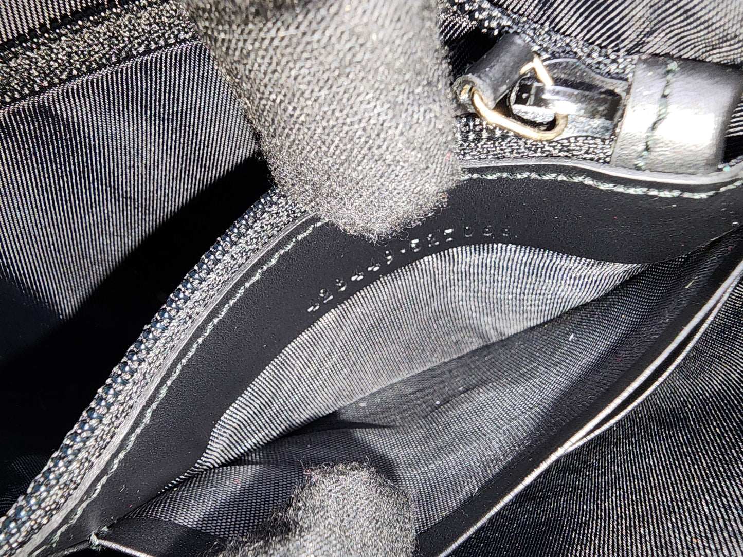 Gucci Black Guccissima Leather Wristlet Shoulder Bag