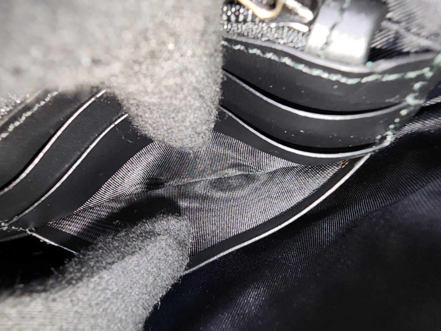 Gucci Black Guccissima Leather Wristlet Shoulder Bag