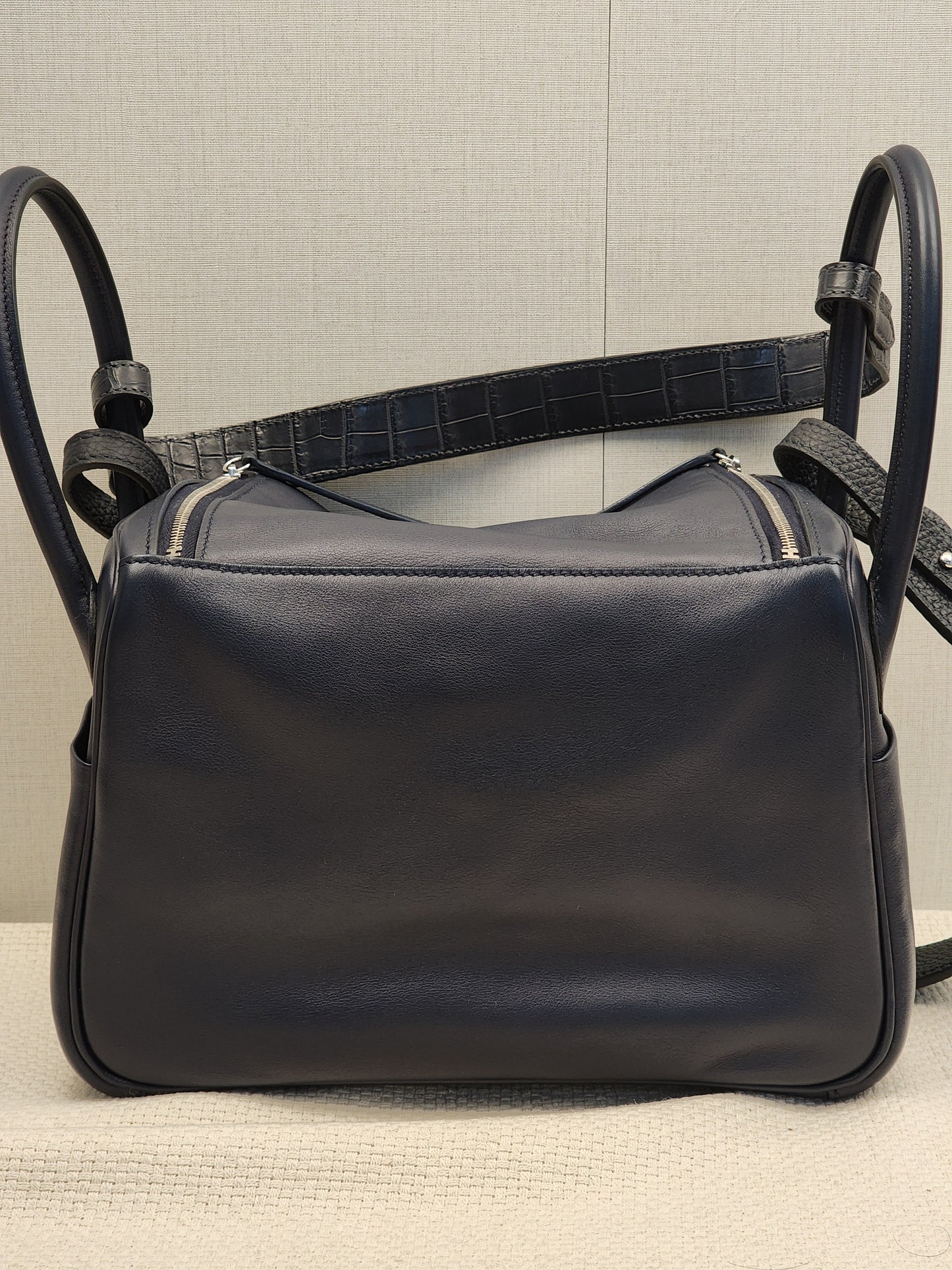 Hermes Bleu Nuit x Bleu Marine Lindy 26 (PHW)