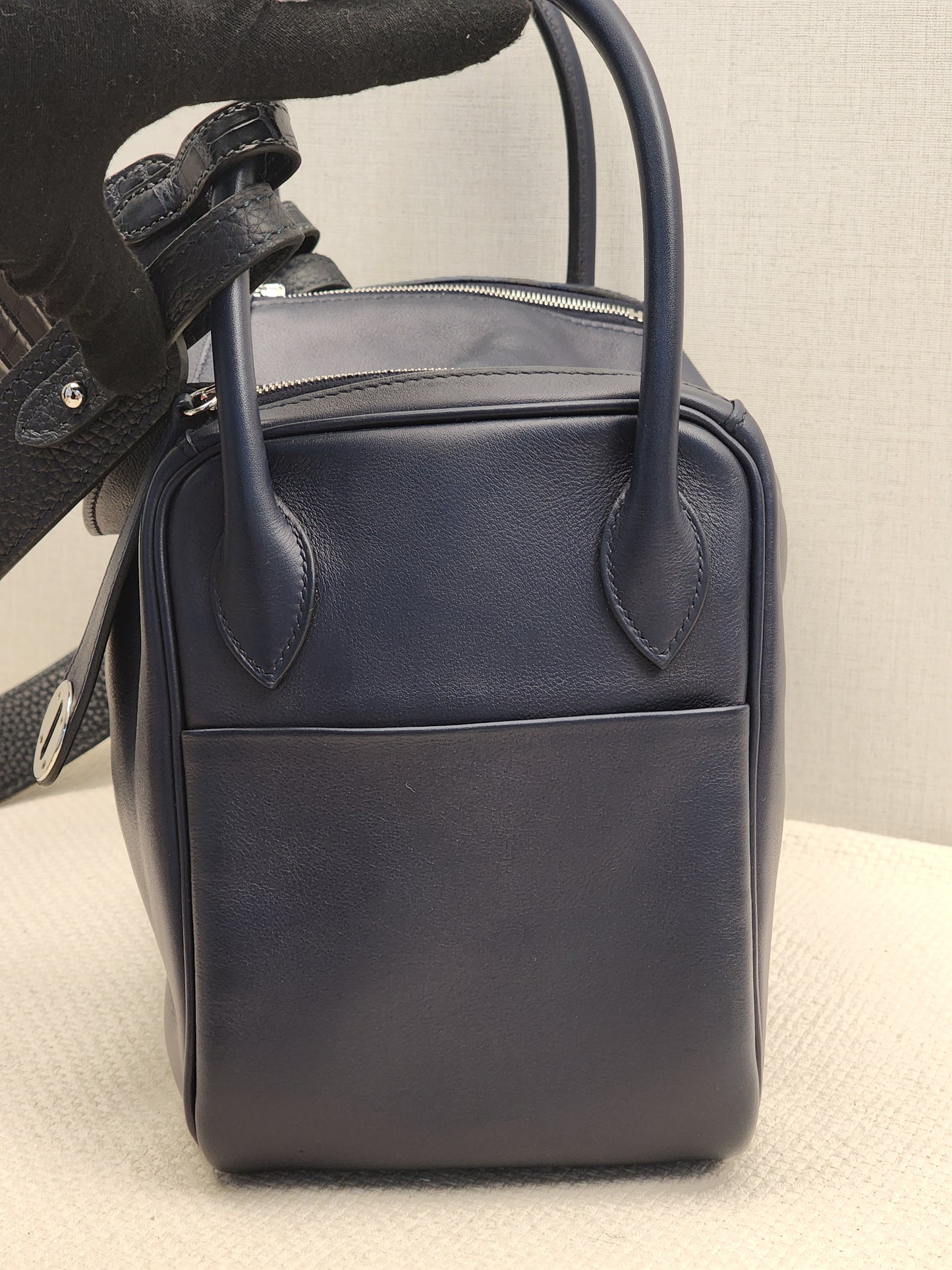 Hermes Bleu Nuit x Bleu Marine Lindy 26 (PHW)