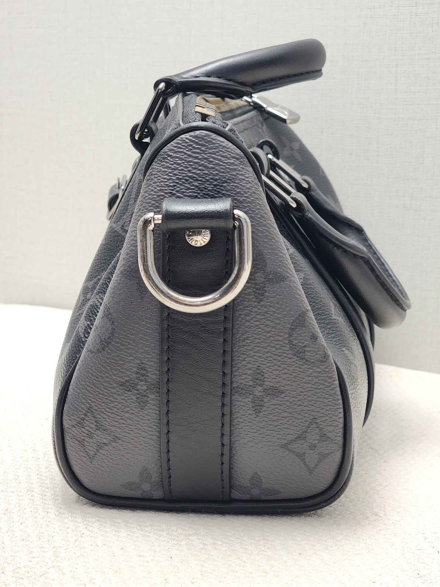 LV Monogram Eclipse Keepall 25
