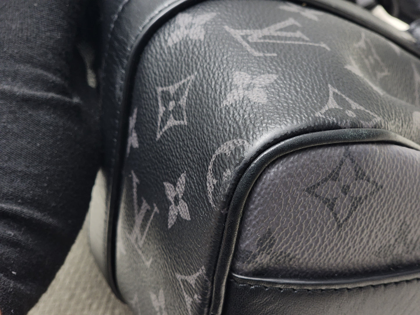 LV Monogram Eclipse Keepall 25