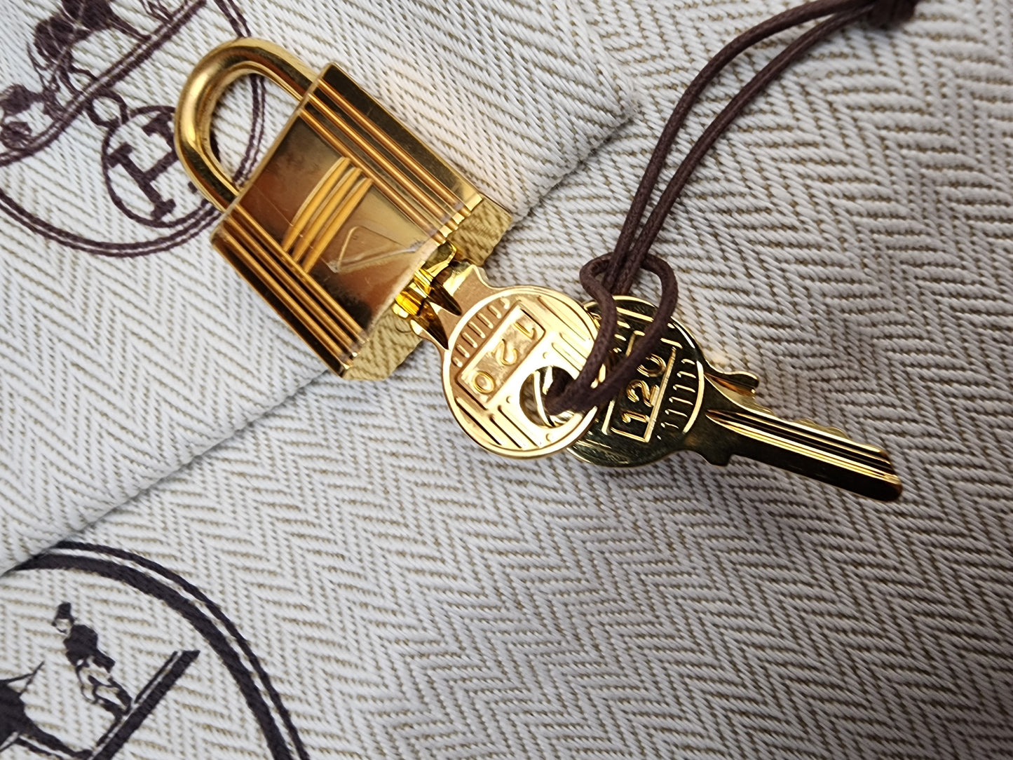 Hermes Bleu Nuit Picotin 22 (GHW)
