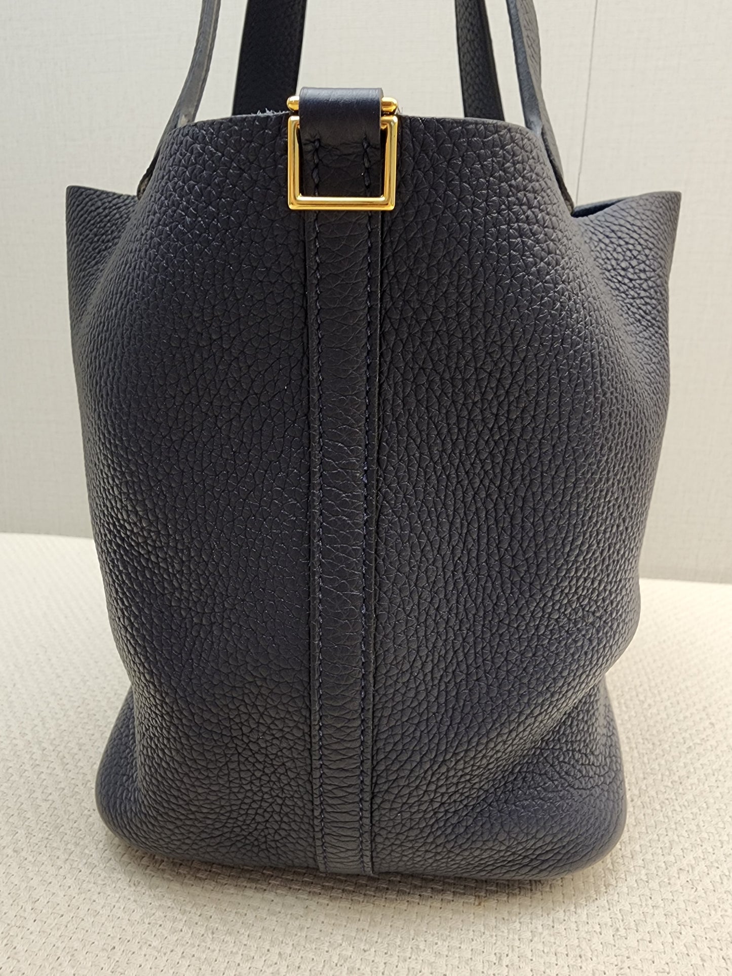 Hermes Bleu Nuit Picotin 22 (GHW)