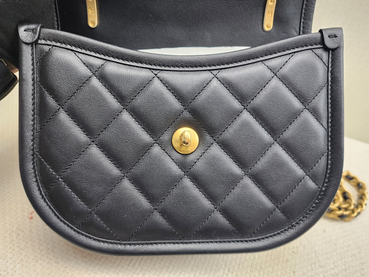 Chanel Black Calfskin 24s Casual Measenger Bag (GHW)