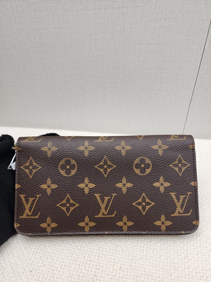 LV Monogram Zippy Wallet
