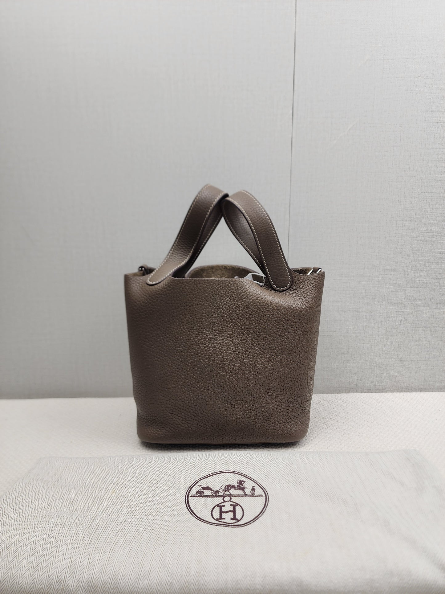 Hermes Etoupe Picotin 18 (PHW)