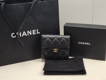 Black Caviar Classic Small Flap Wallet (LGHW)