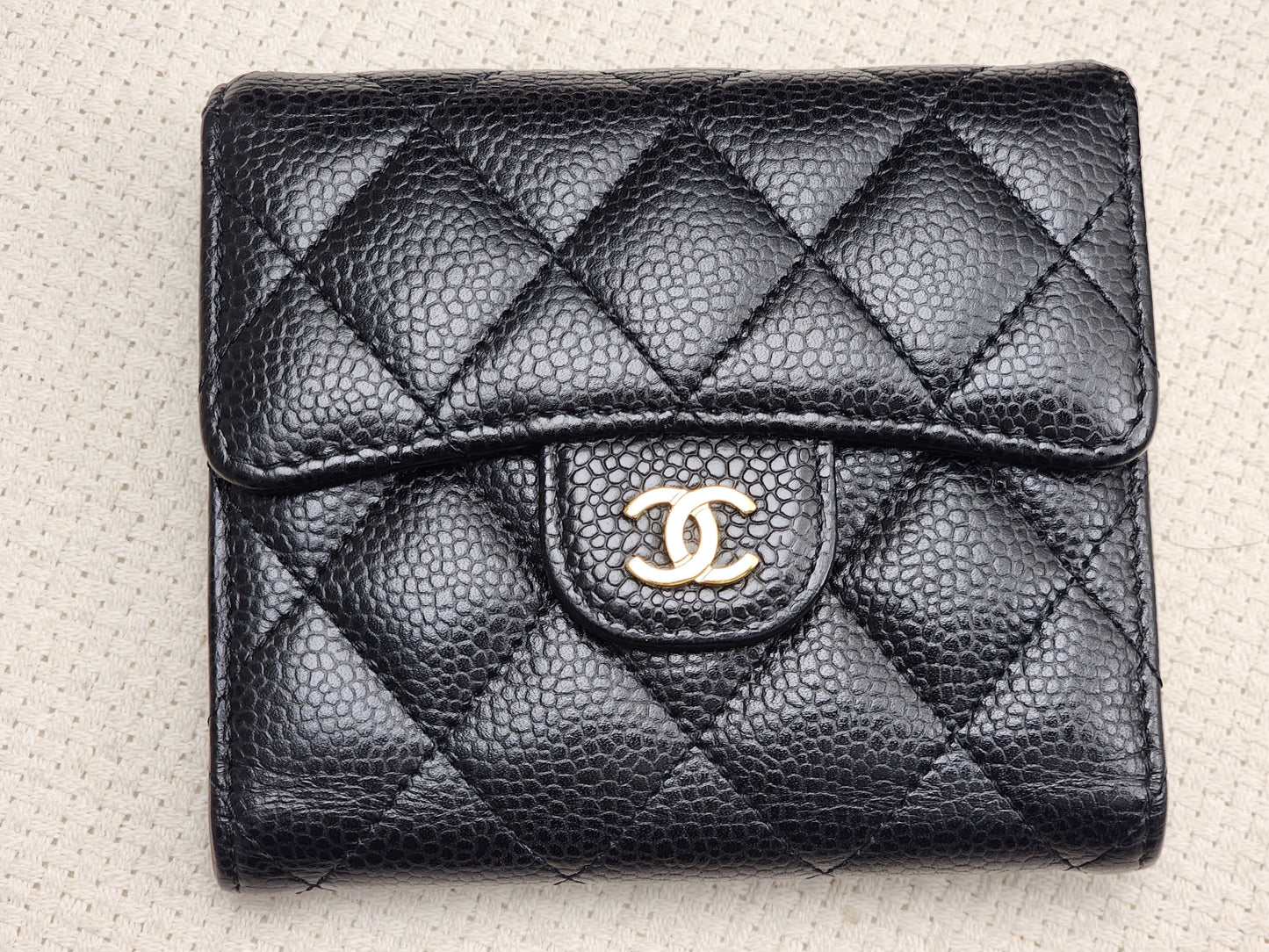 Black Caviar Classic Small Flap Wallet (LGHW)