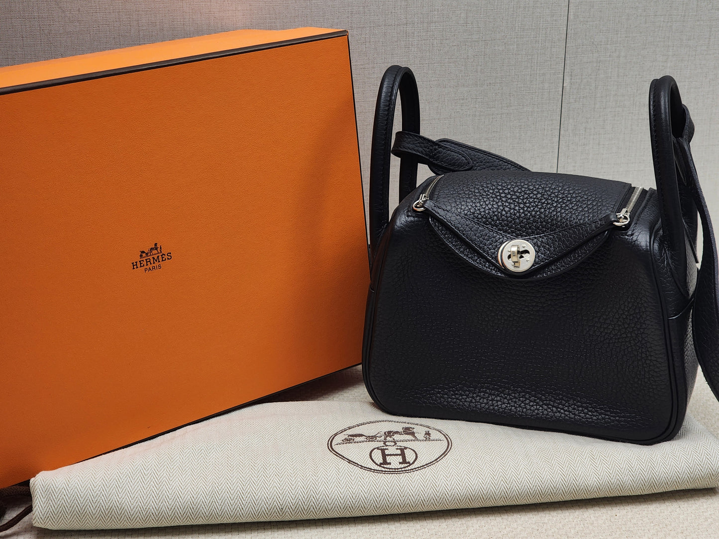 Hermes Noir Mini Lindy (PHW)