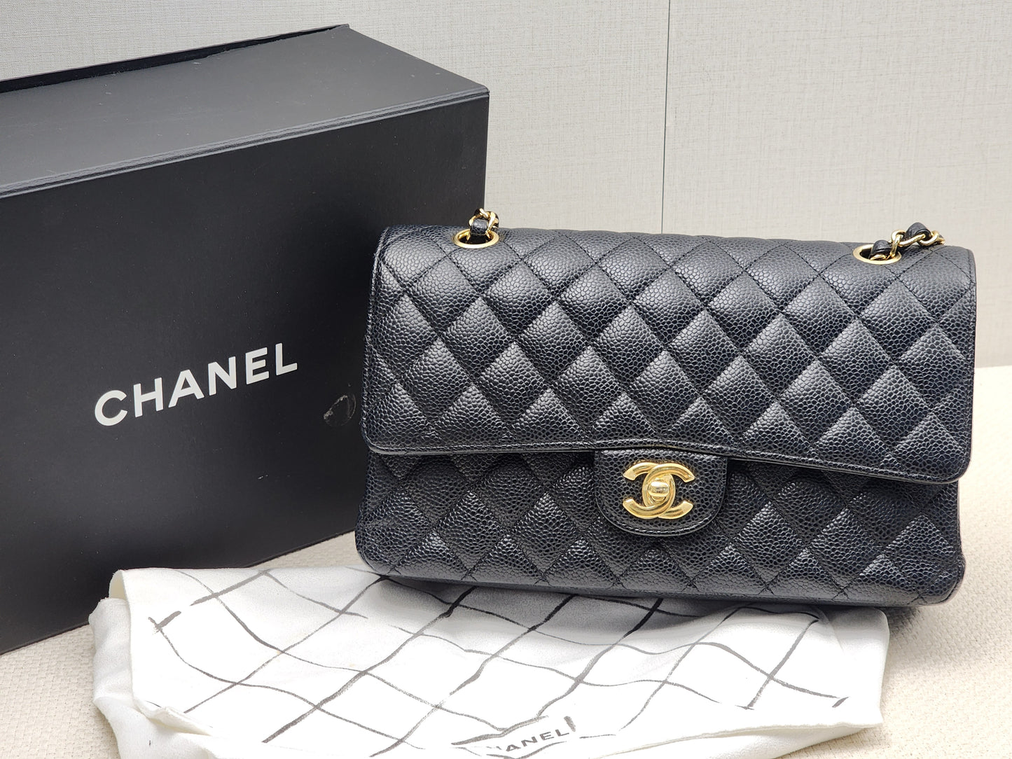 Chanel Black Caviar Medium CF (GHW)