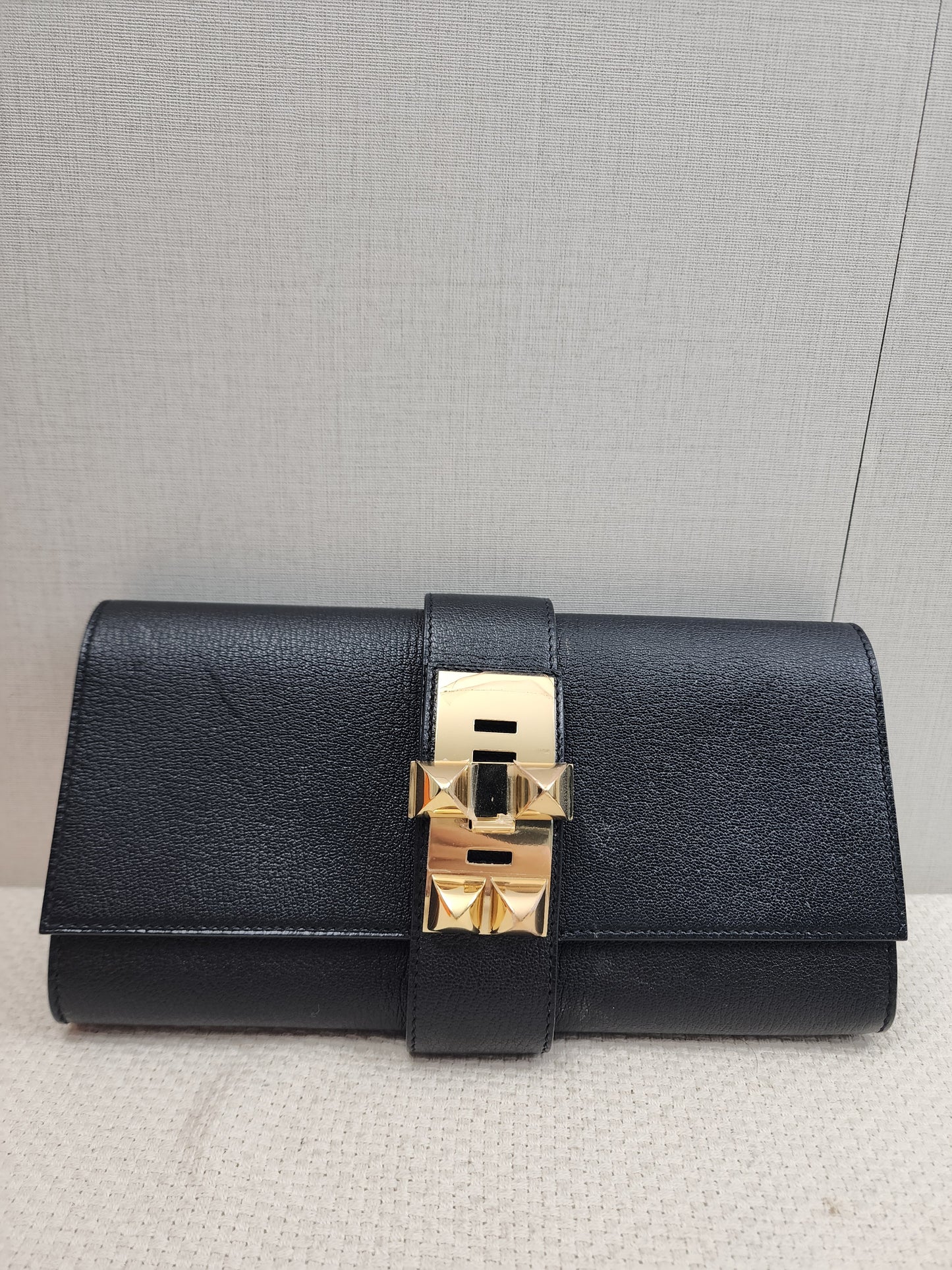 Hermes Noir Chevre Mysore Medor 23 Clutch (GHW)
