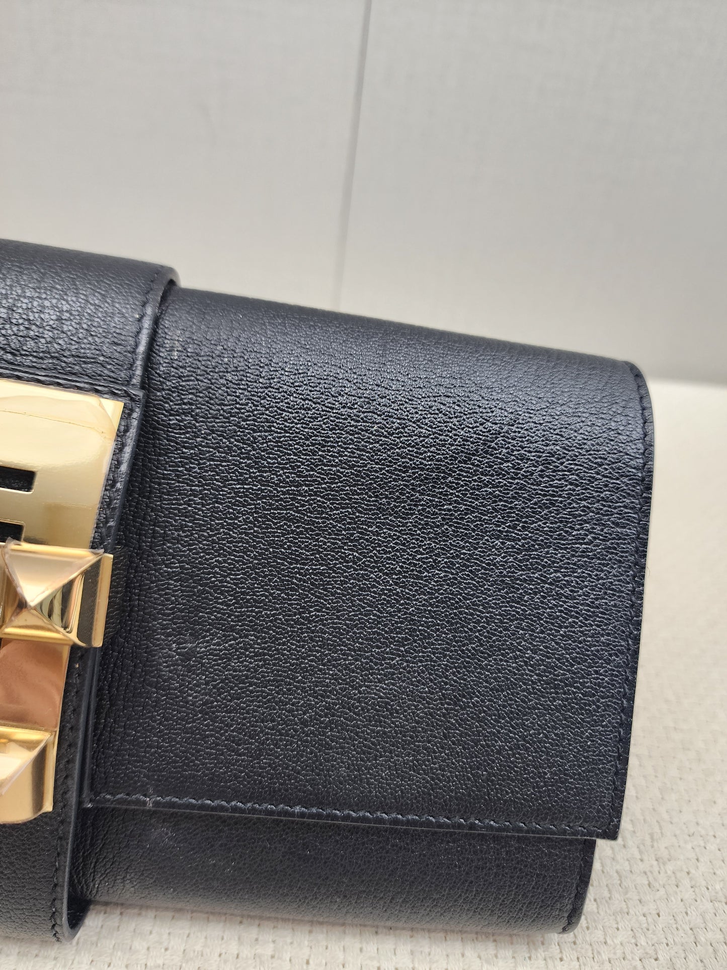 Hermes Noir Chevre Mysore Medor 23 Clutch (GHW)