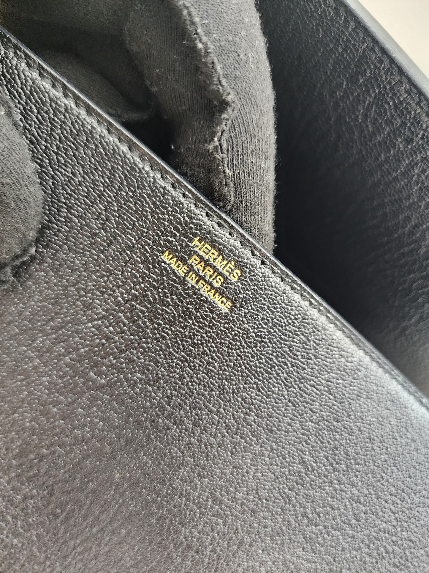 Hermes Noir Chevre Mysore Medor 23 Clutch (GHW)