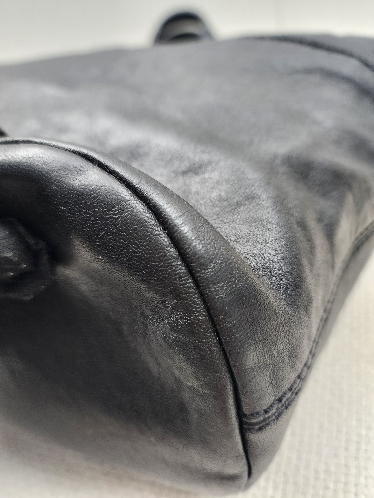 Givenchy Black Nightingale