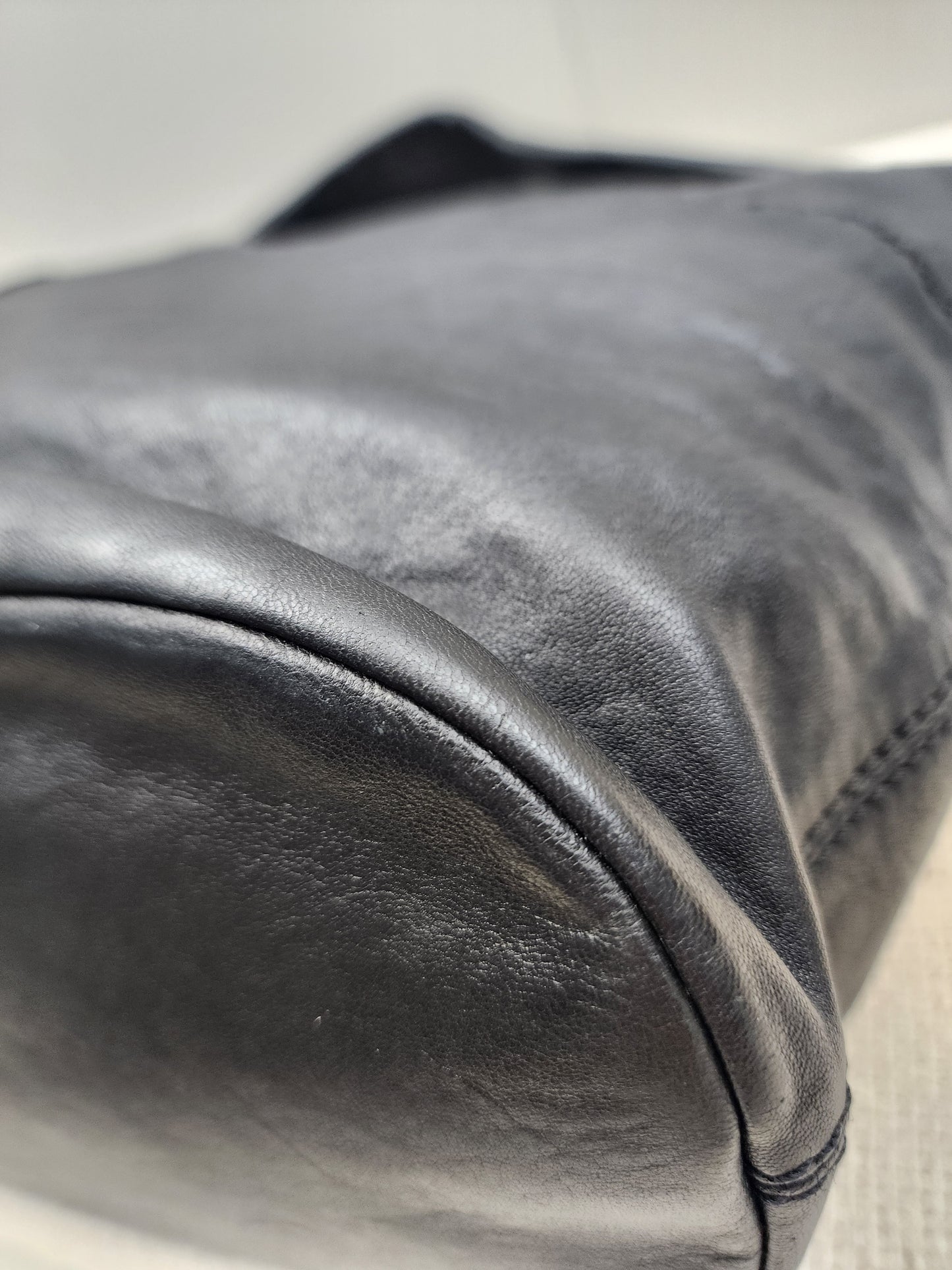 Givenchy Black Nightingale