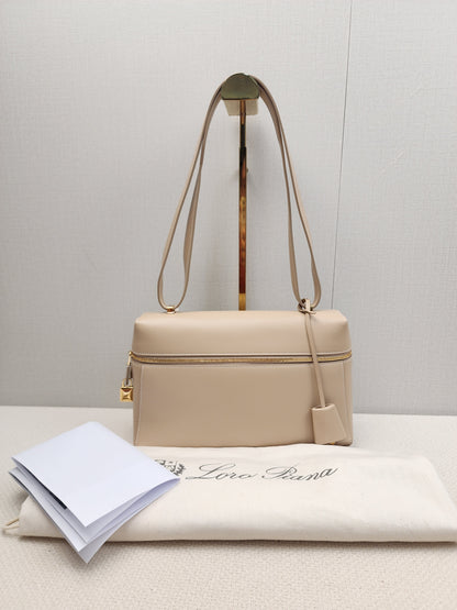 Loro Piana Linen Calf Creamed Honey Extra Pocket L27