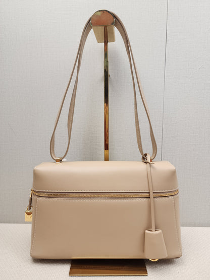 Loro Piana Linen Calf Creamed Honey Extra Pocket L27