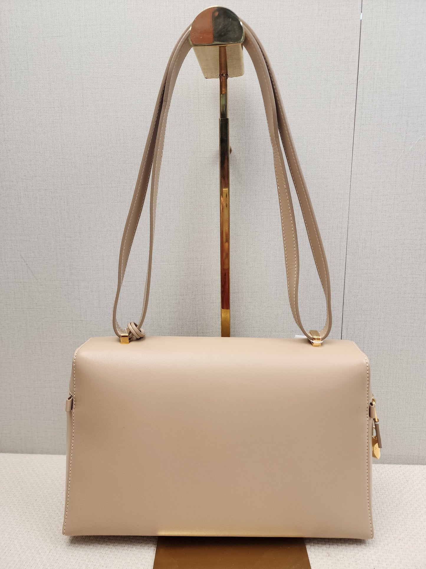 Loro Piana Linen Calf Creamed Honey Extra Pocket L27