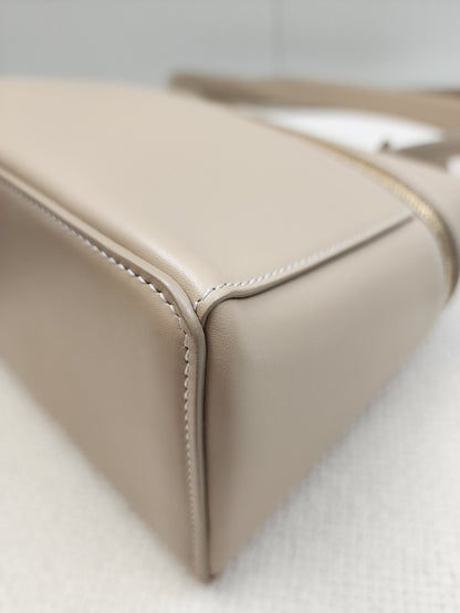 Loro Piana Linen Calf Creamed Honey Extra Pocket L27