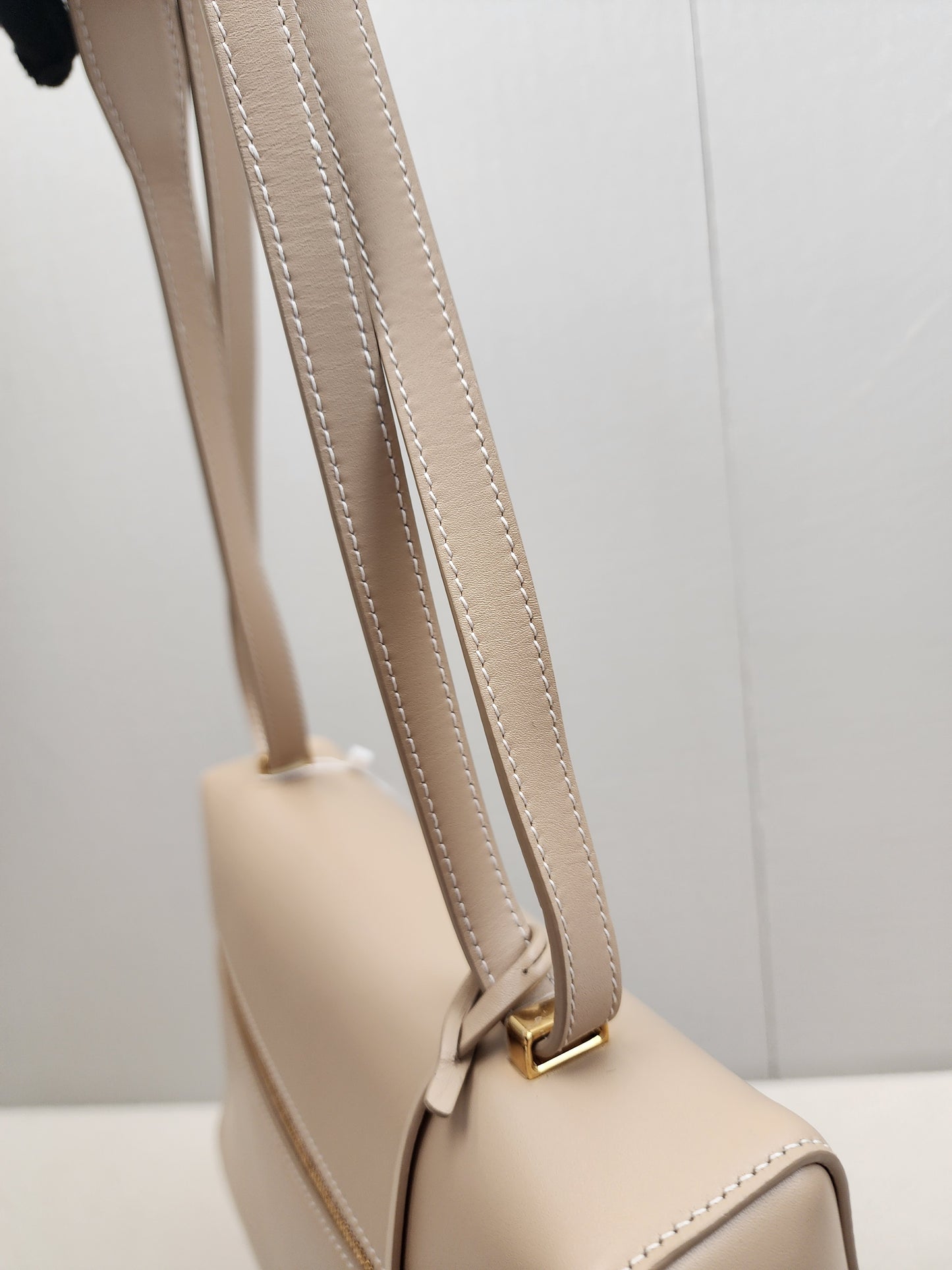 Loro Piana Linen Calf Creamed Honey Extra Pocket L27