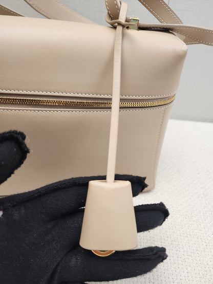 Loro Piana Linen Calf Creamed Honey Extra Pocket L27