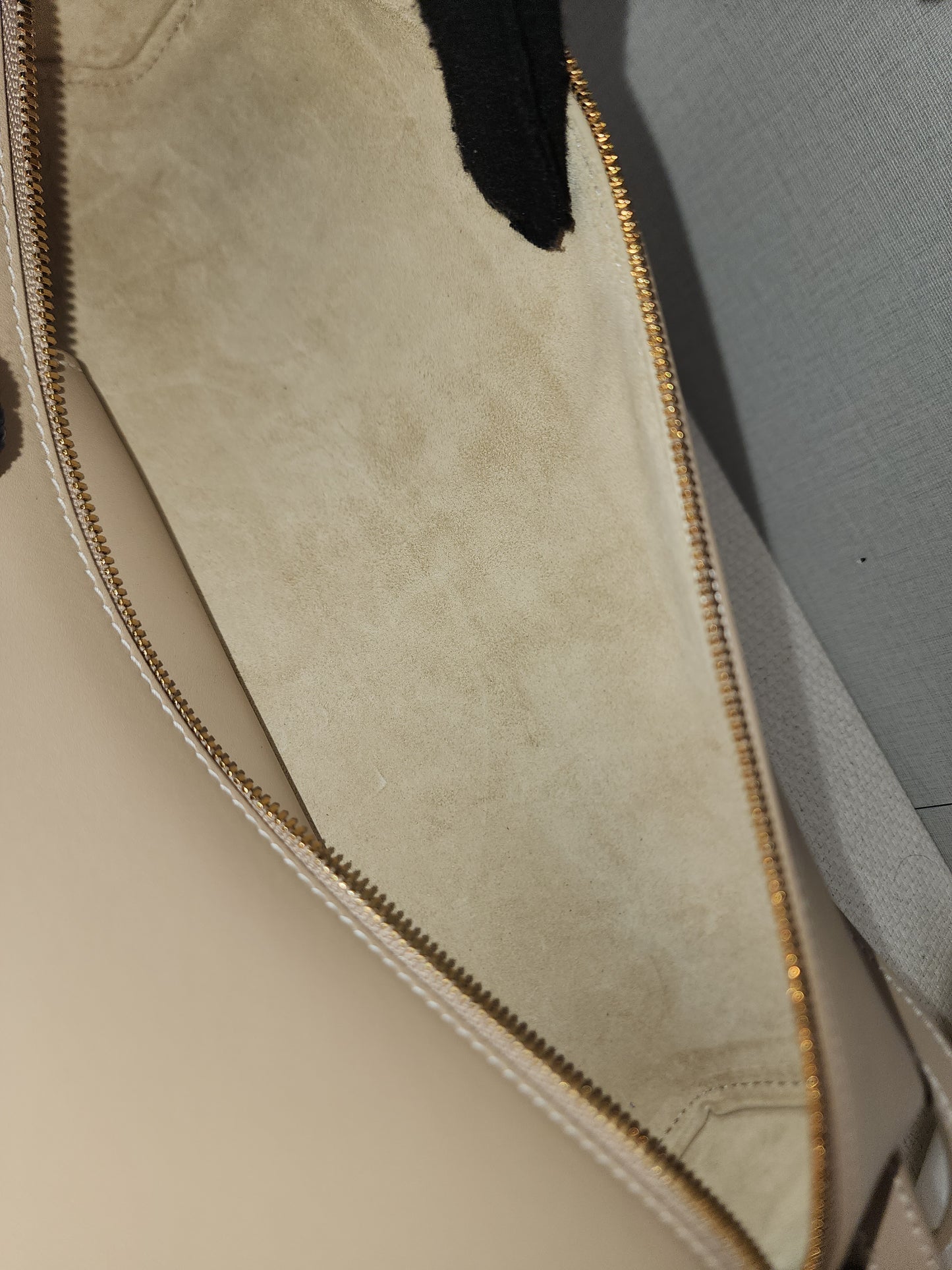 Loro Piana Linen Calf Creamed Honey Extra Pocket L27
