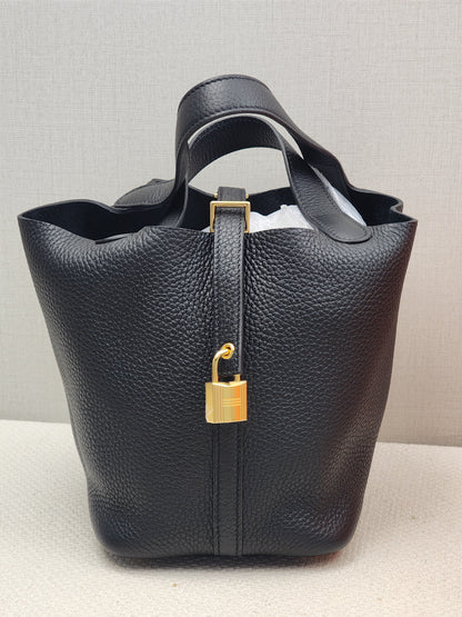 Hermes Noir Picotin 18 (GHW)