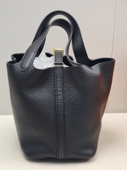 Hermes Noir Picotin 18 (GHW)