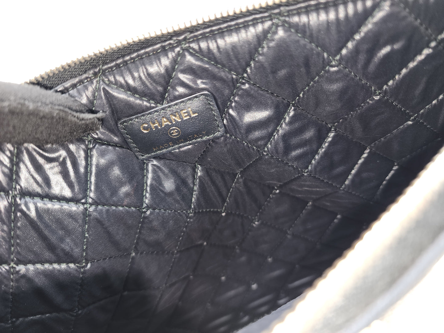 Chanel Black Caviar Medium Boy O’case (GHW)