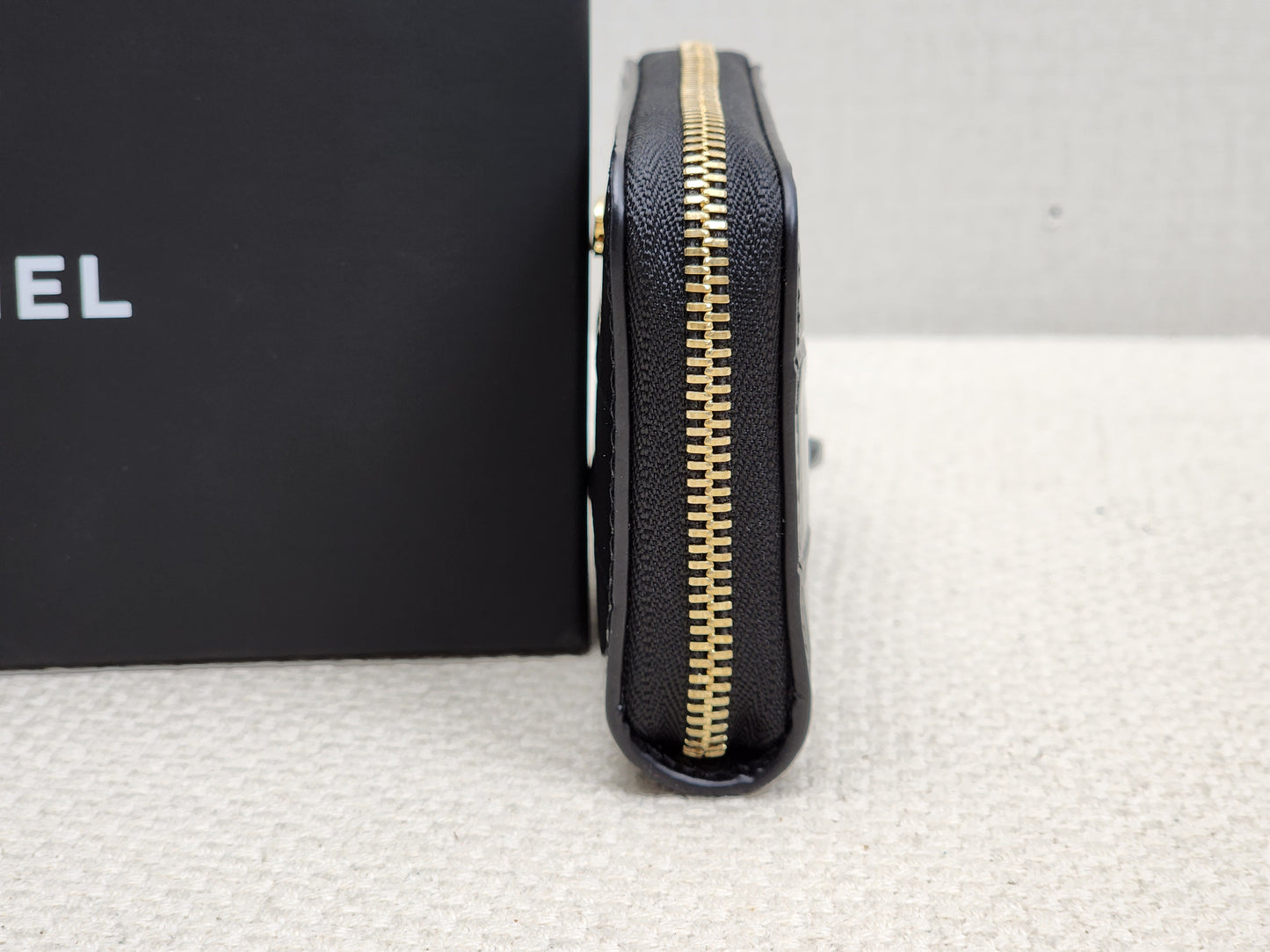 Chanel Black Croc Embossed Zippy Card Holder (GHW)