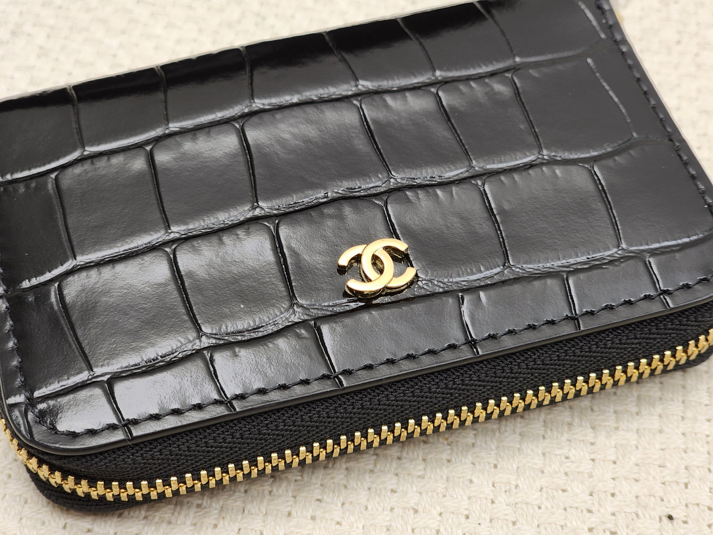 Chanel Black Croc Embossed Zippy Card Holder (GHW)