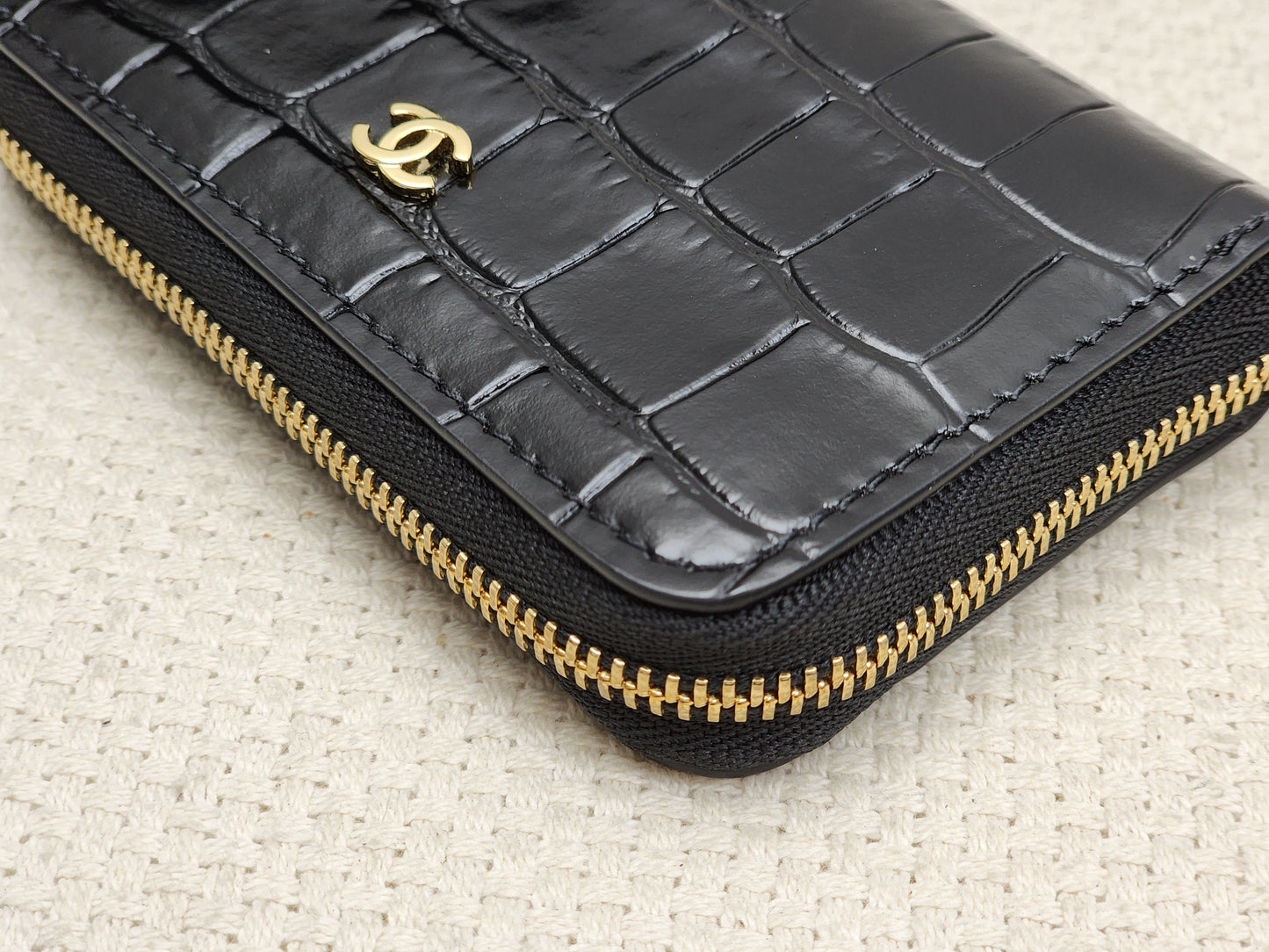 Chanel Black Croc Embossed Zippy Card Holder (GHW)