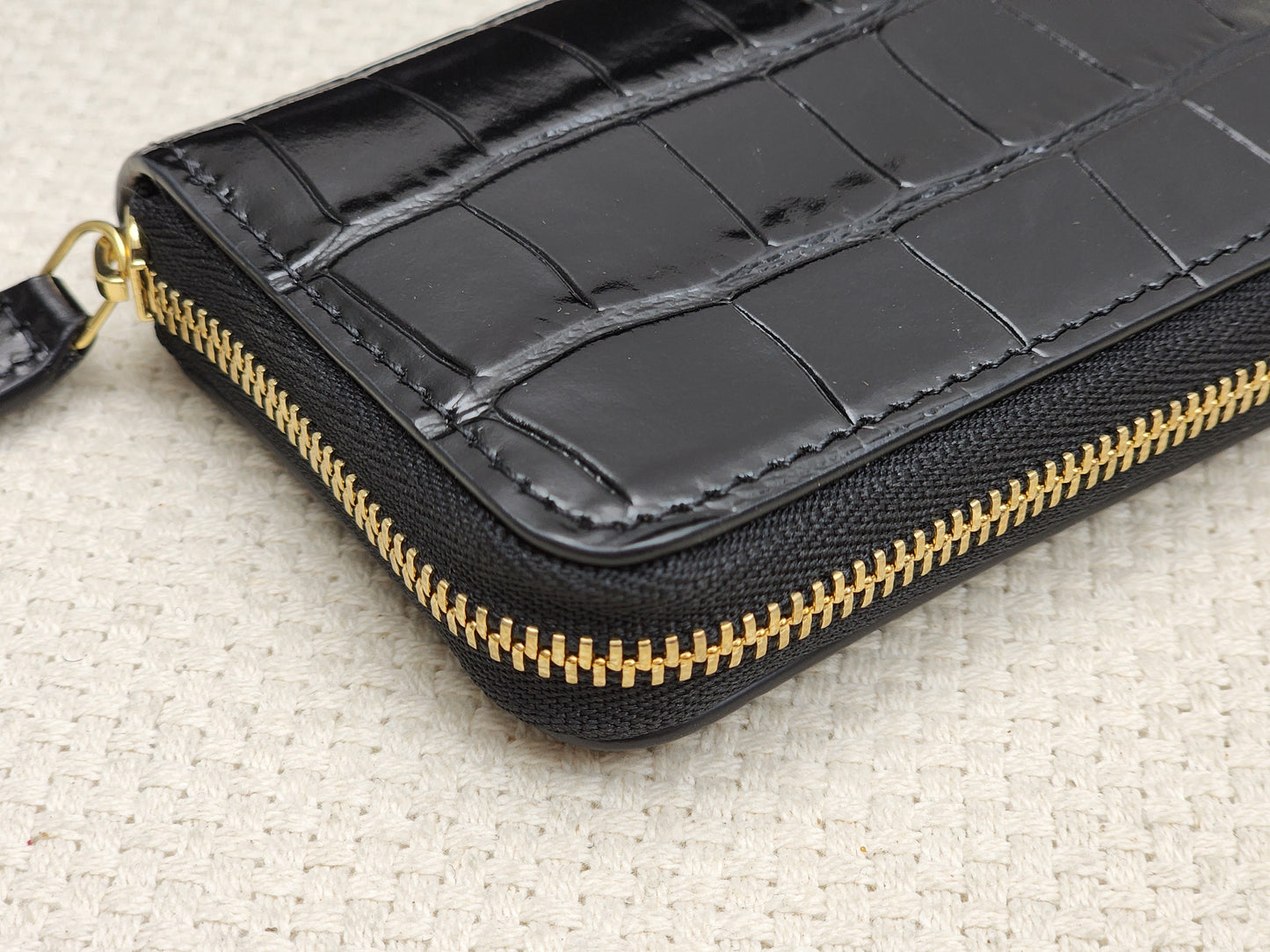 Chanel Black Croc Embossed Zippy Card Holder (GHW)