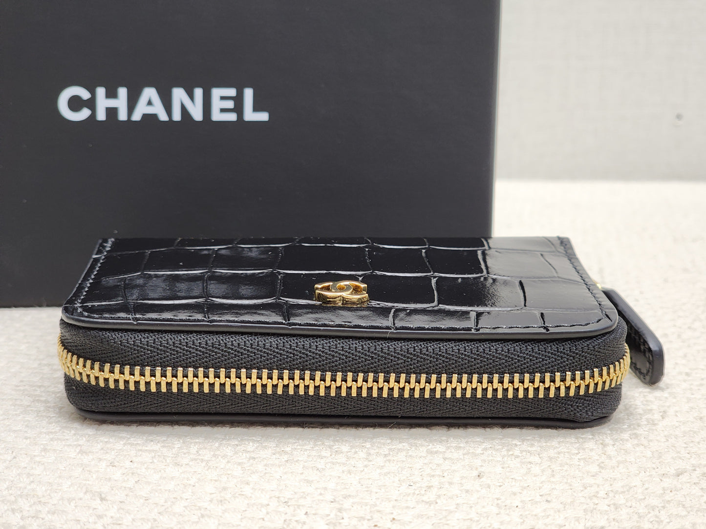 Chanel Black Croc Embossed Zippy Card Holder (GHW)
