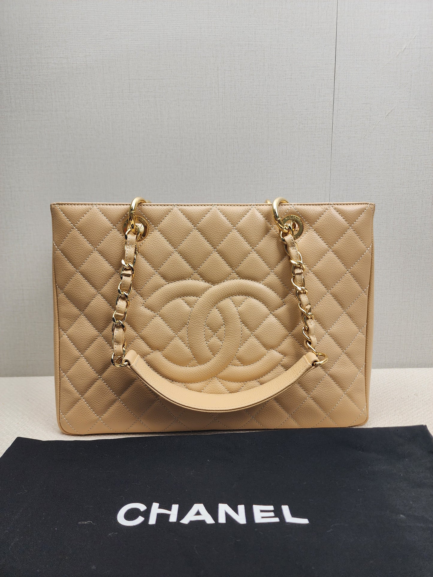 Chanel Beige Caviar GST (GHW)