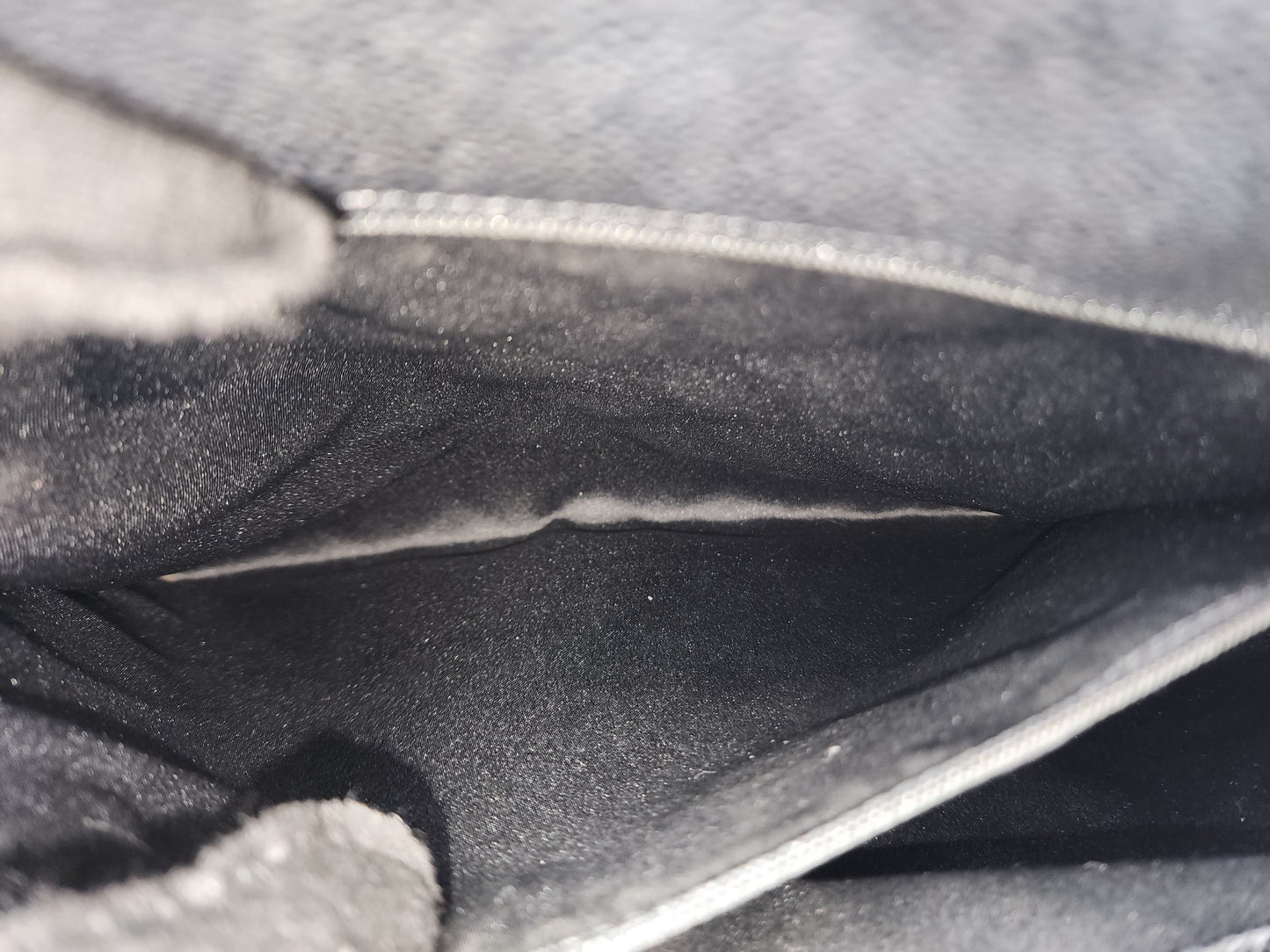 Chanel Black Caviar GST (GHW)