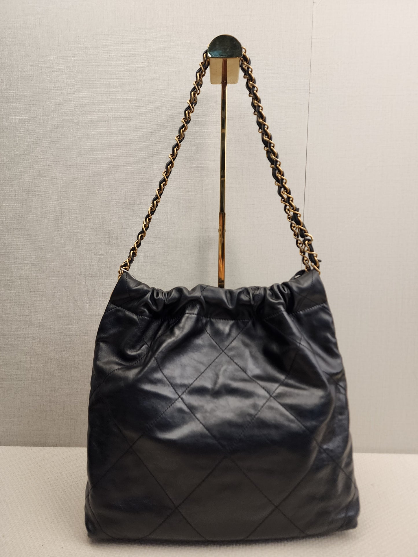 Chanel Black Calfskin Small 22 (GHW)