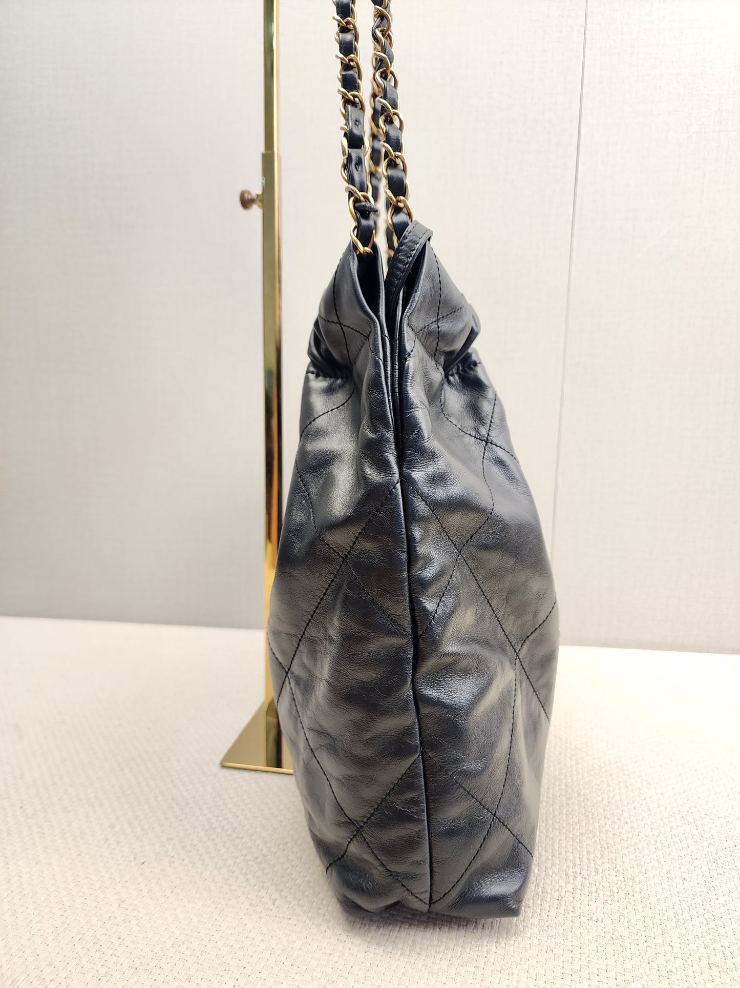 Chanel Black Calfskin Small 22 (GHW)