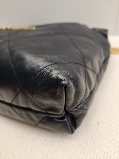 Chanel Black Calfskin Small 22 (GHW)