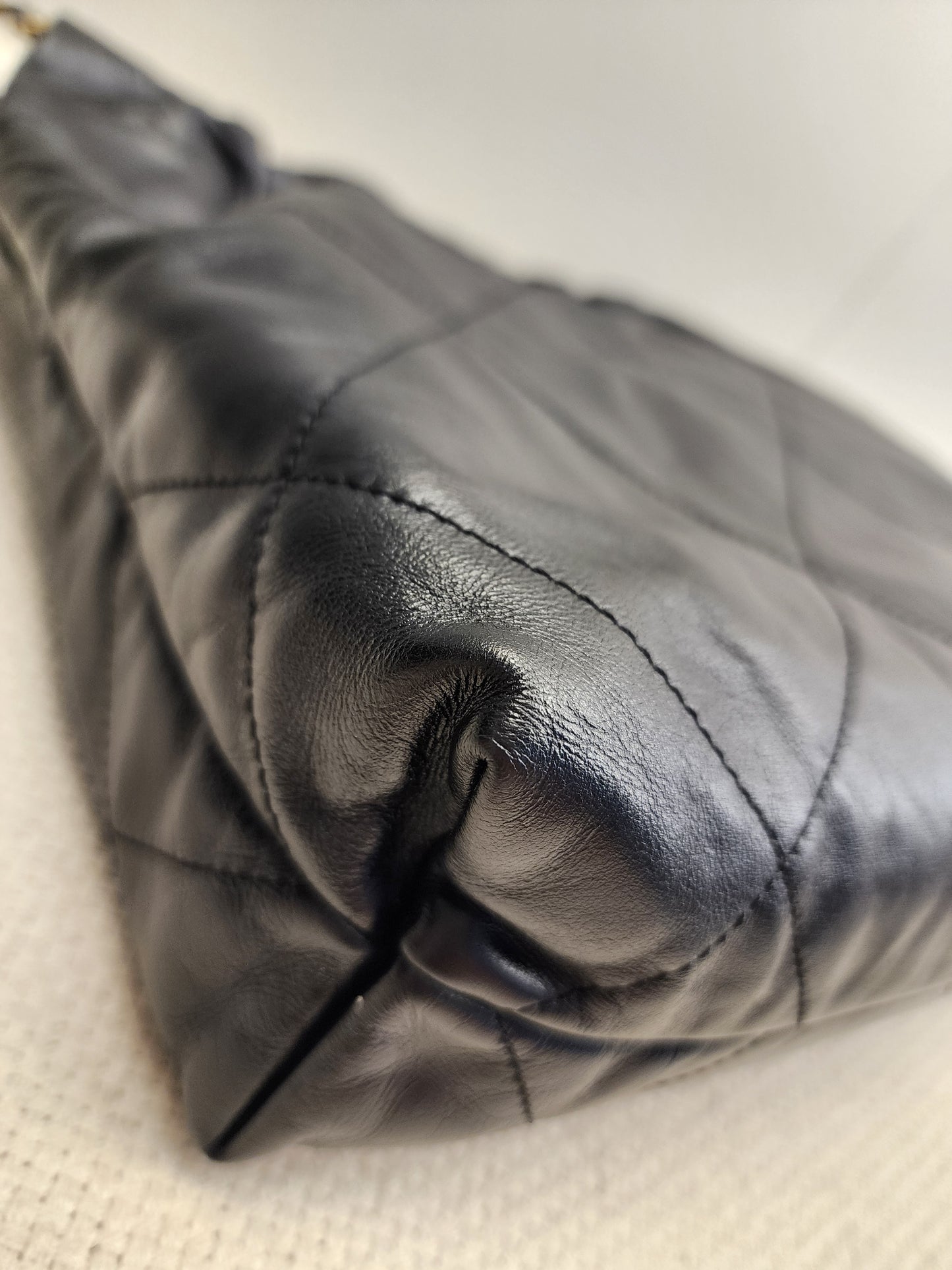 Chanel Black Calfskin Small 22 (GHW)
