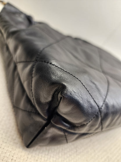 Chanel Black Calfskin Small 22 (GHW)
