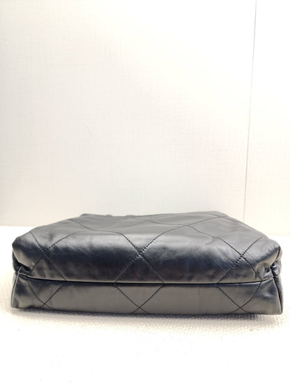 Chanel Black Calfskin Small 22 (GHW)