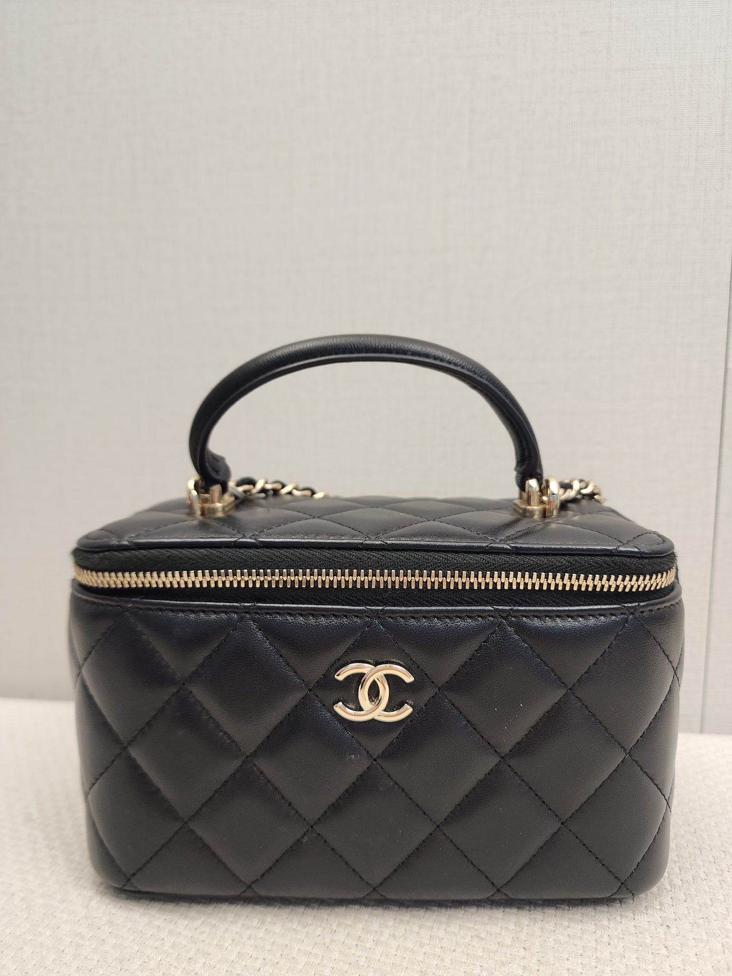 Chanel Black Lambskin Vanity with Top Handle (LGHW)