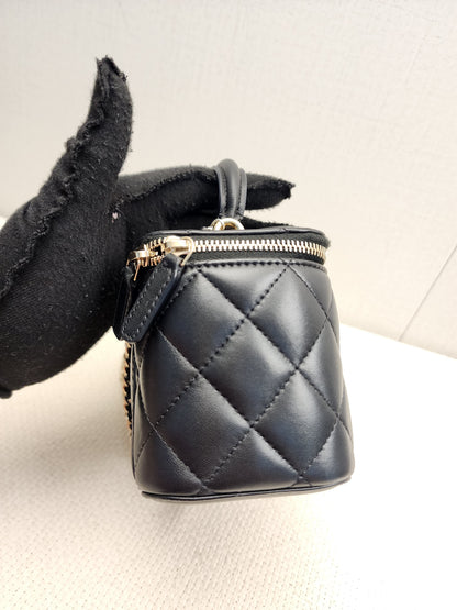 Chanel Black Lambskin Vanity with Top Handle (LGHW)